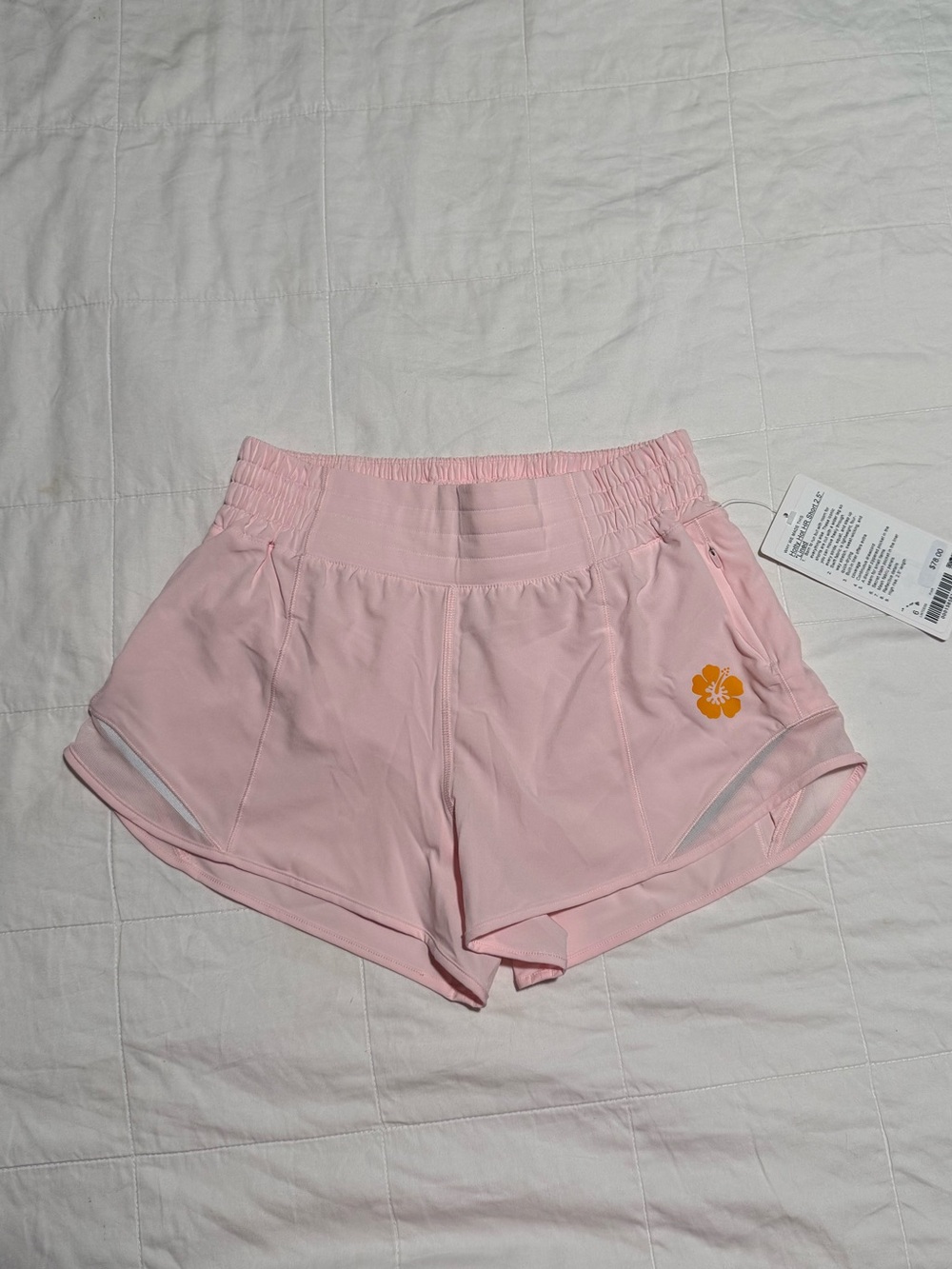 NWT lululemon HAWAII EXCLUSIVE Hotty Hot HR Short 2.5” Pink Hibiscus Size 6